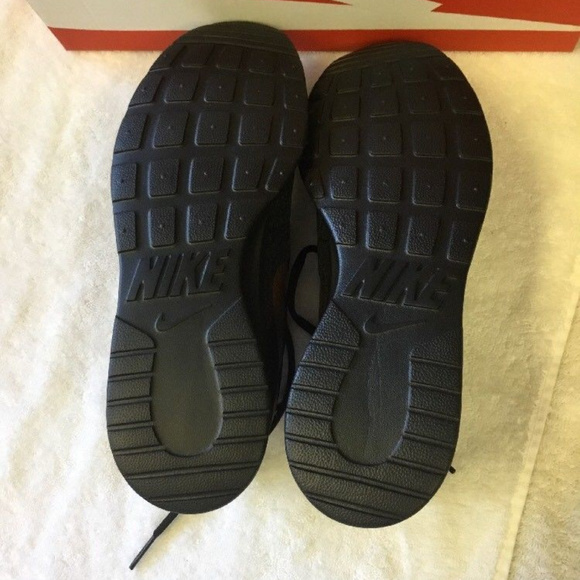 Nike Tanjun Women's Athletic Shoes 812655005 NWB - Picture 6 of 8